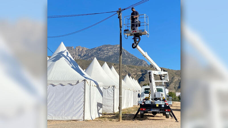 Ayuntamiento y Associació ultiman el montaje del recinto que este fin de semana albergará la ‘Acampada de les Penyes’